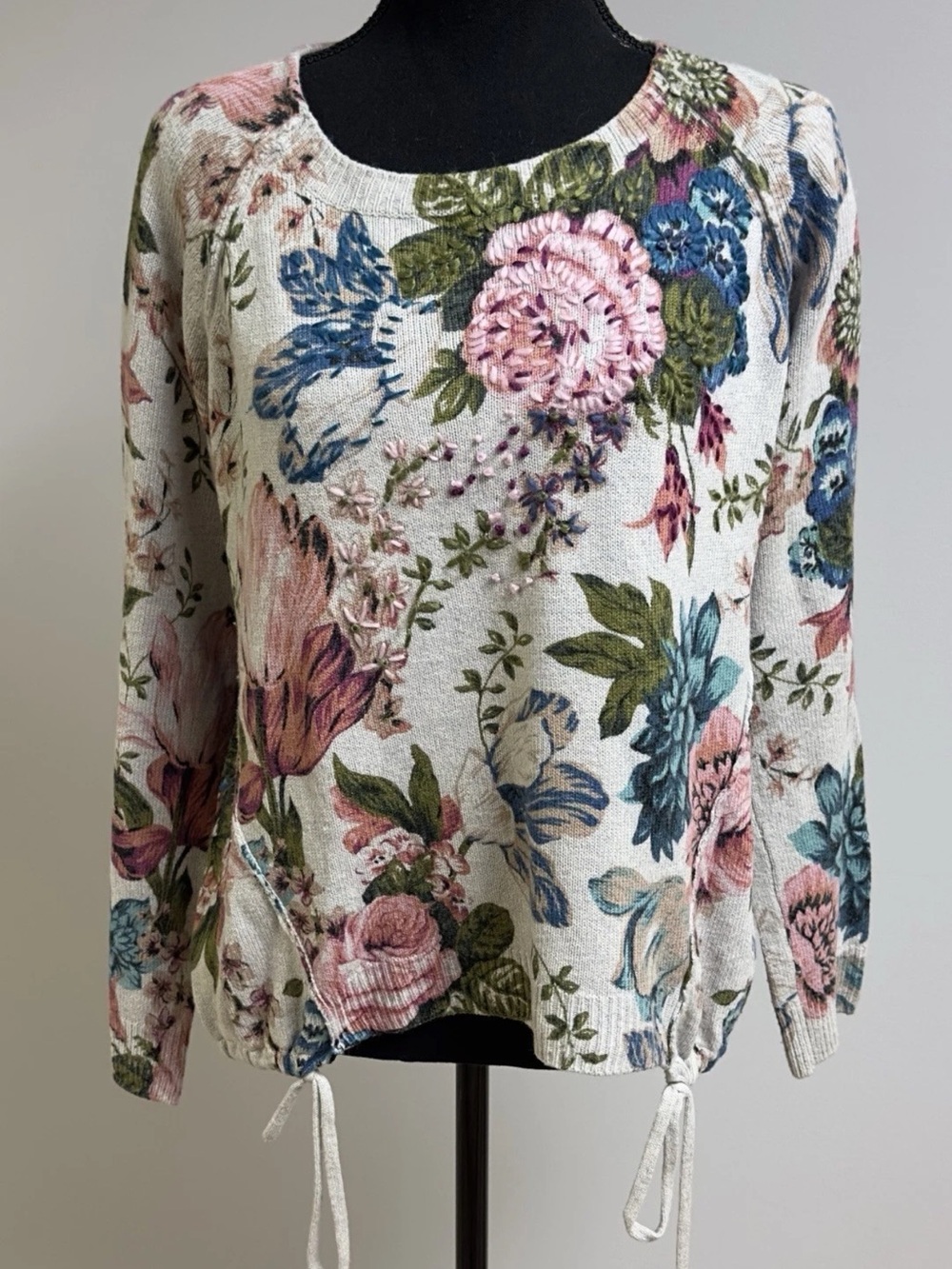 Anthropologie Angel of North Gray floral Long sleeve Crewneck Sweater Size XS